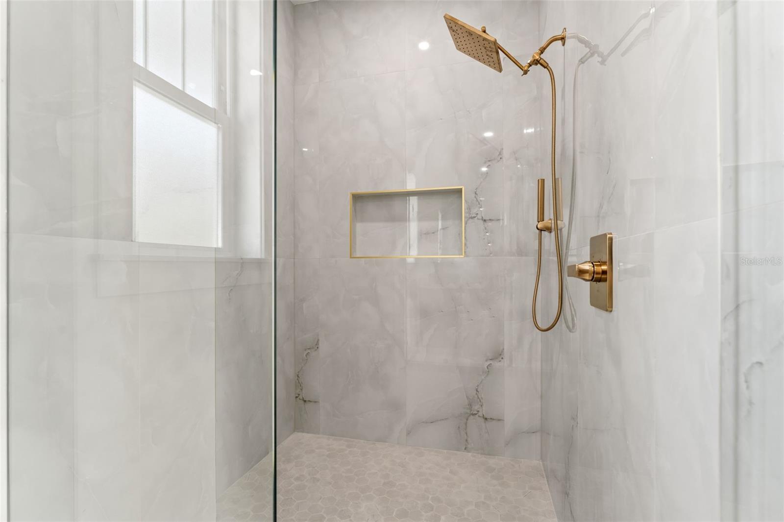 ALSTON HEIGHTS - Residential