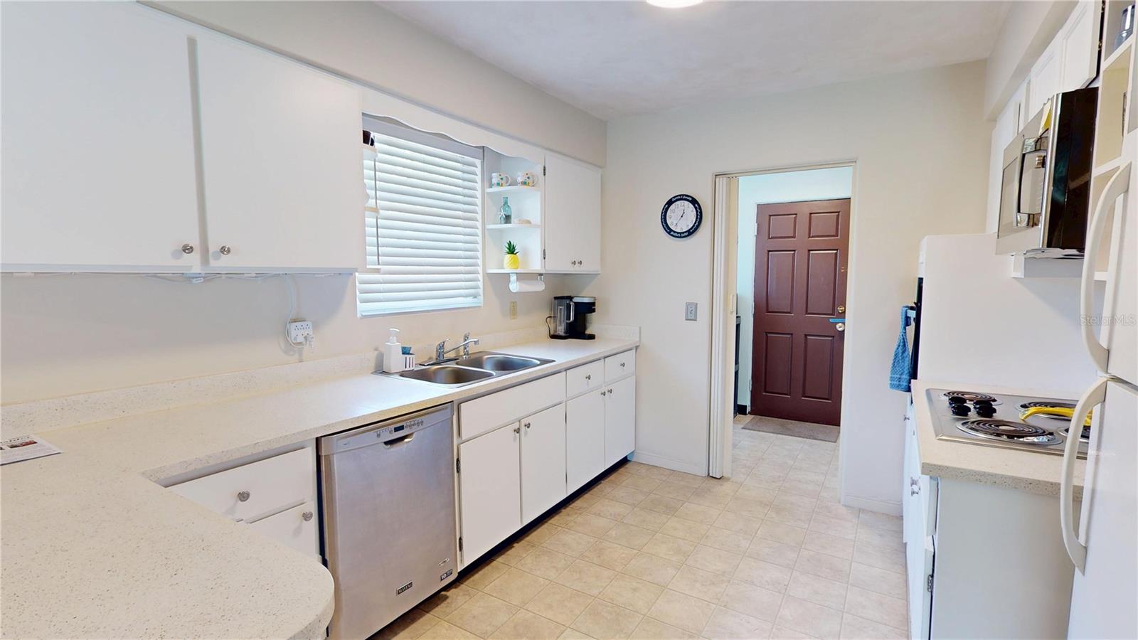 TROPICAL PALM TERRACE - Residential