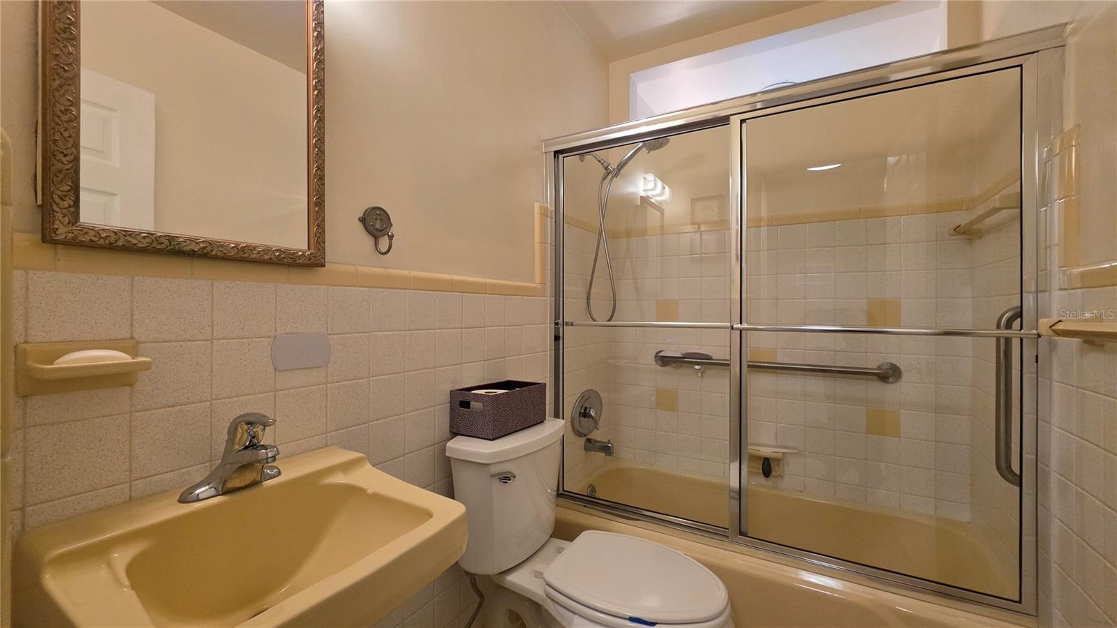 TROPICAL PALM TERRACE - Residential