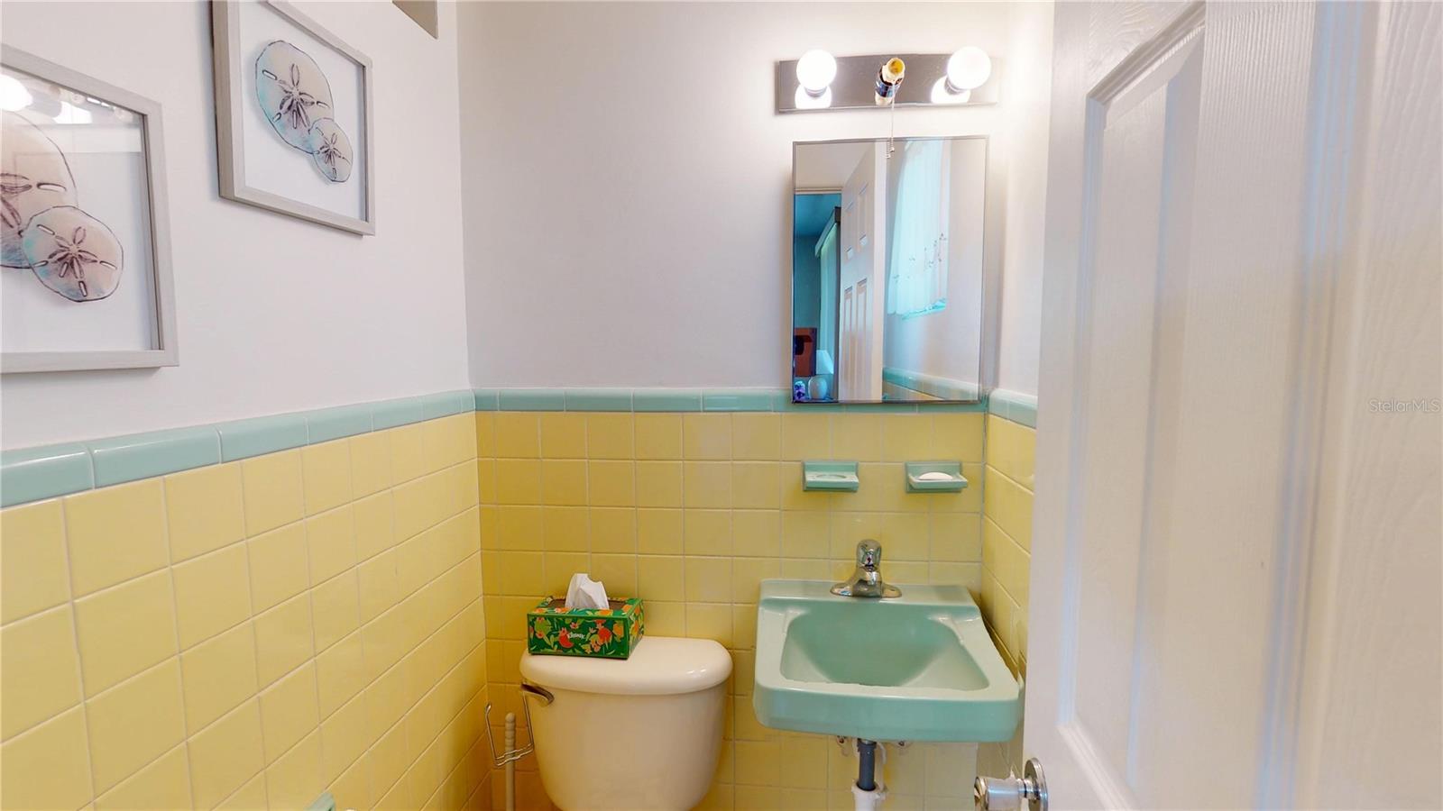 TROPICAL PALM TERRACE - Residential