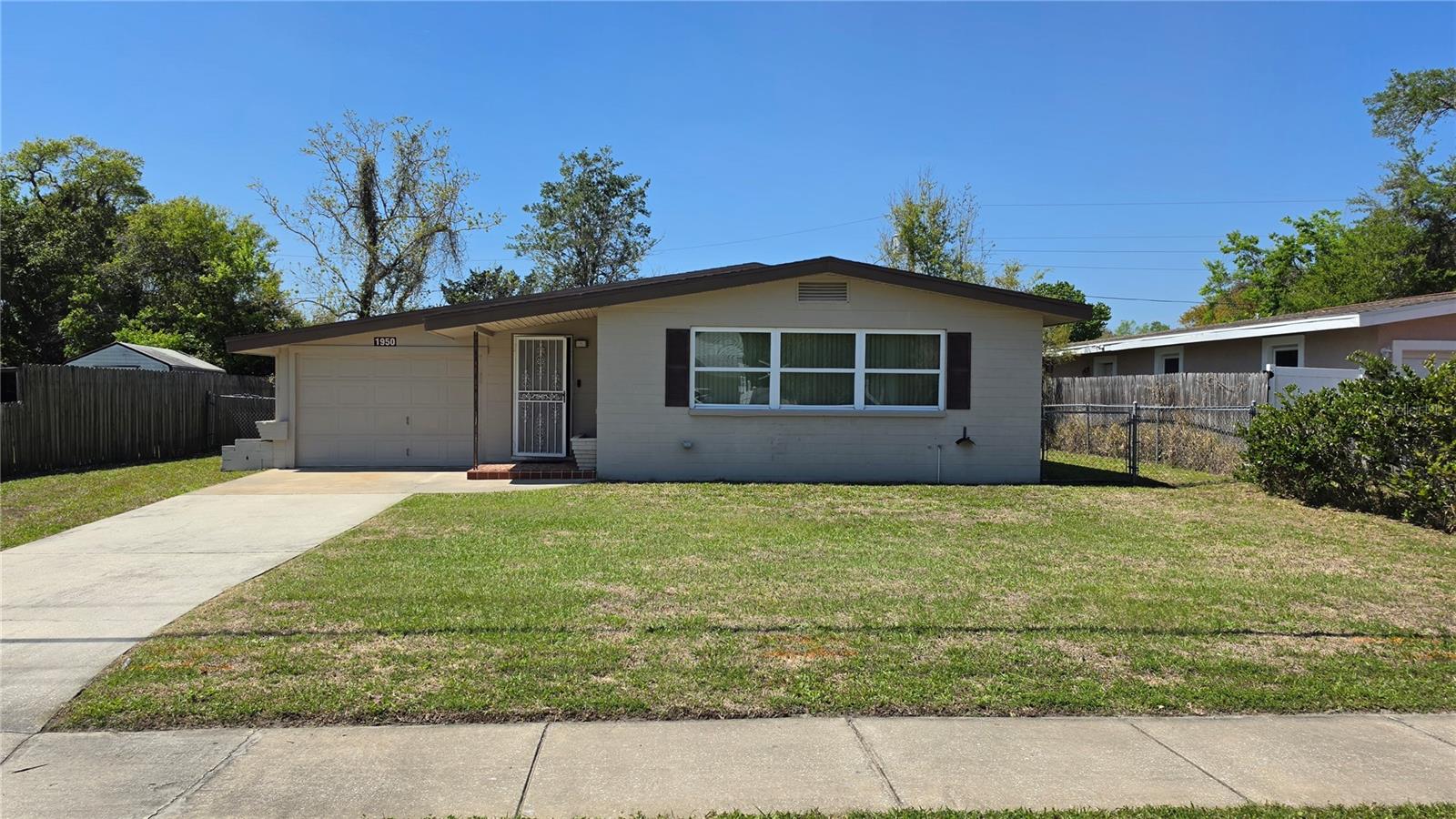 TROPICAL PALM TERRACE - Residential