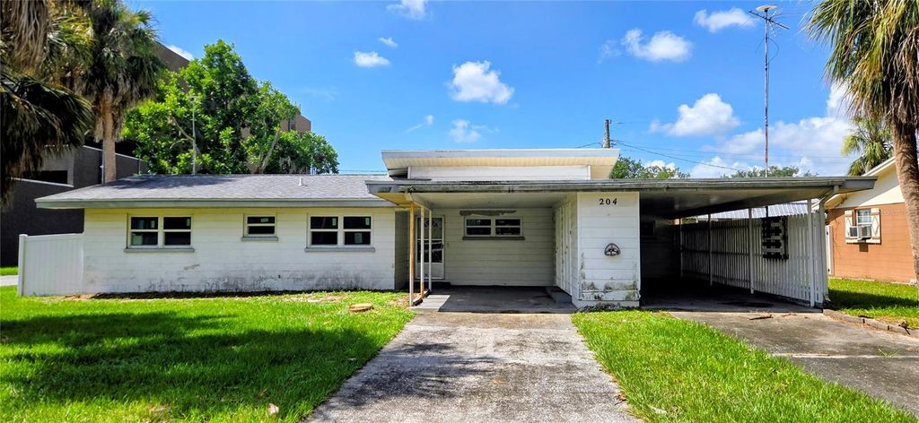 Photo of 204 Bobbie Circle, Lakeland, FL 33813 (MLS # L4963335)