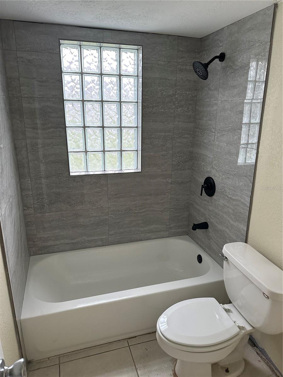 DELTONA LAKES UNIT 29 & 37 REP - Residential Lease