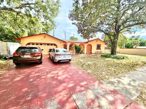 Single Family Residence in ORLANDO FL 698 AMERICAN HERITAGE PARKWAY.jpg