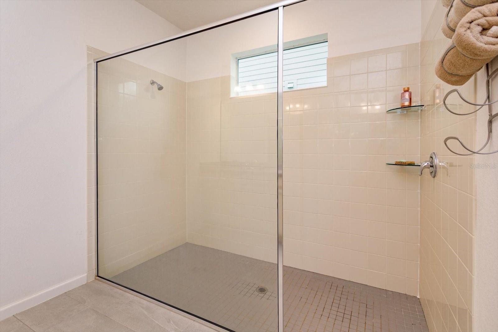 REDBRIDGE SQUARE - Residential