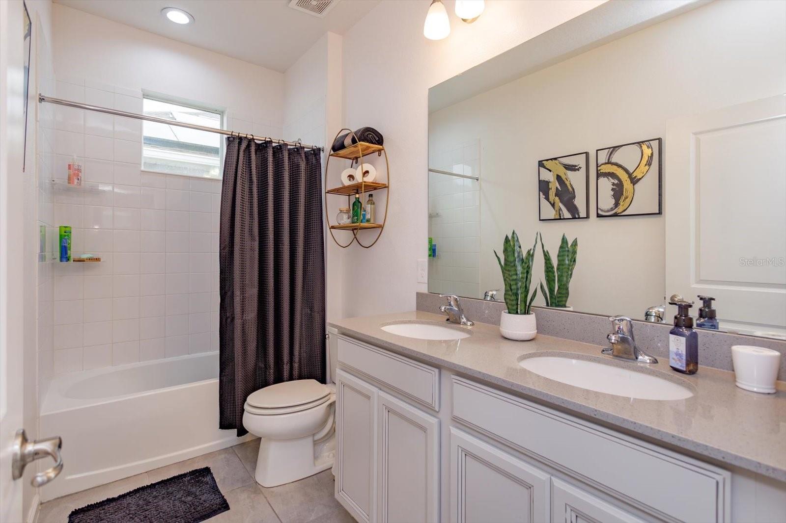 REDBRIDGE SQUARE - Residential