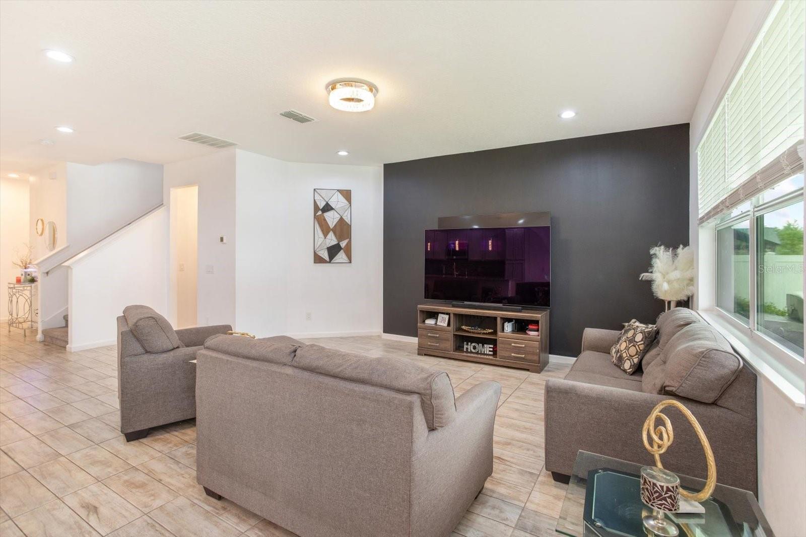 REDBRIDGE SQUARE - Residential