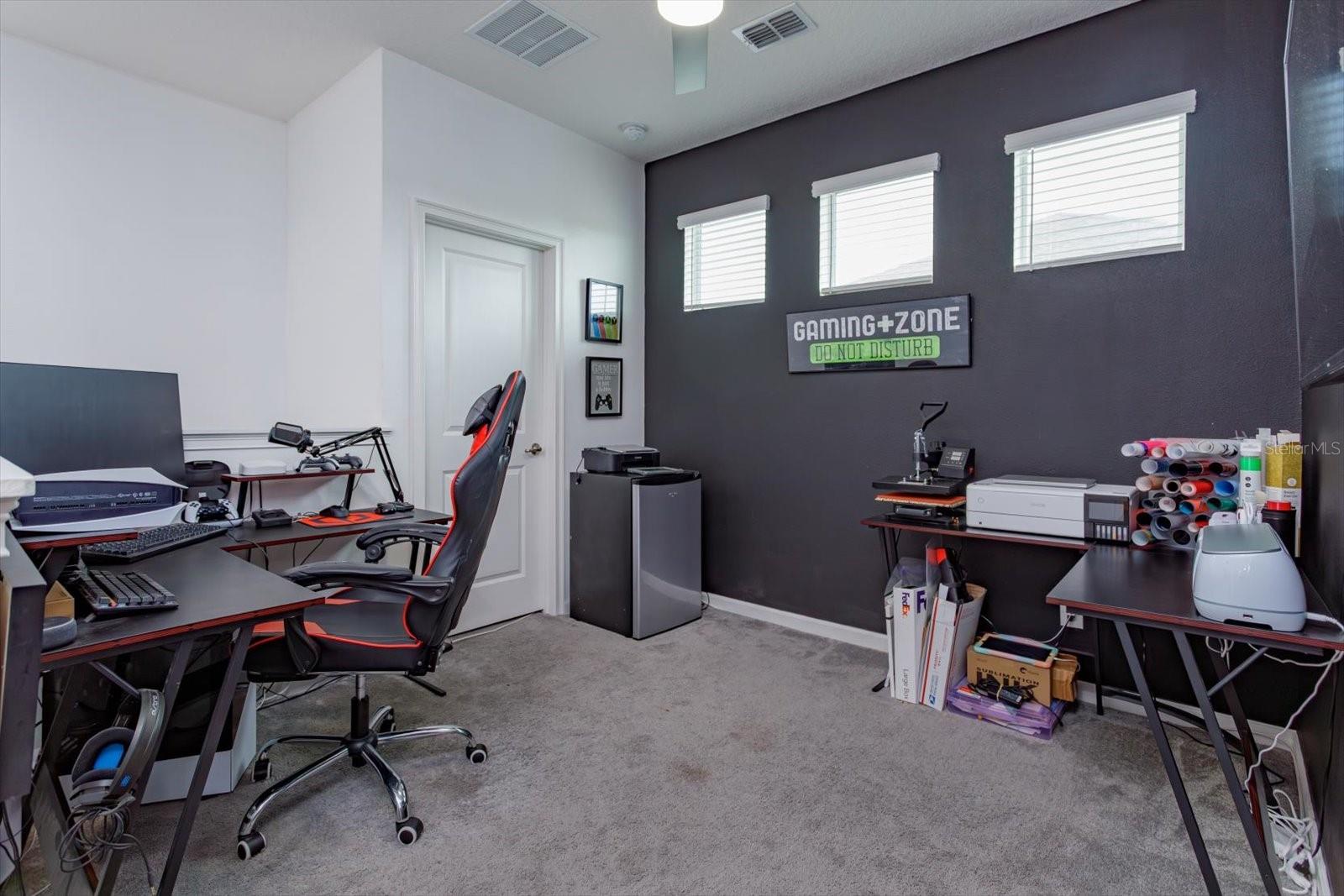 REDBRIDGE SQUARE - Residential