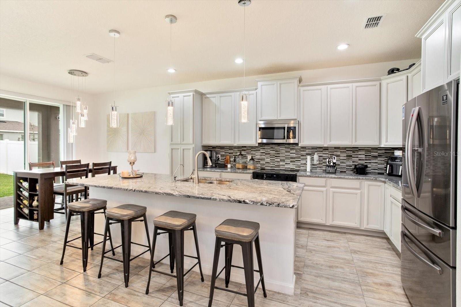 REDBRIDGE SQUARE - Residential