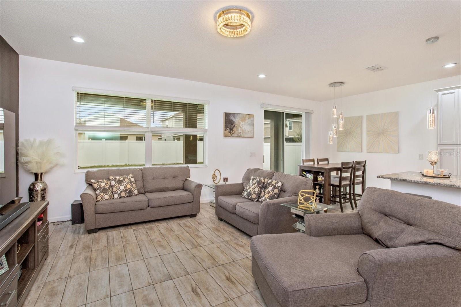 REDBRIDGE SQUARE - Residential