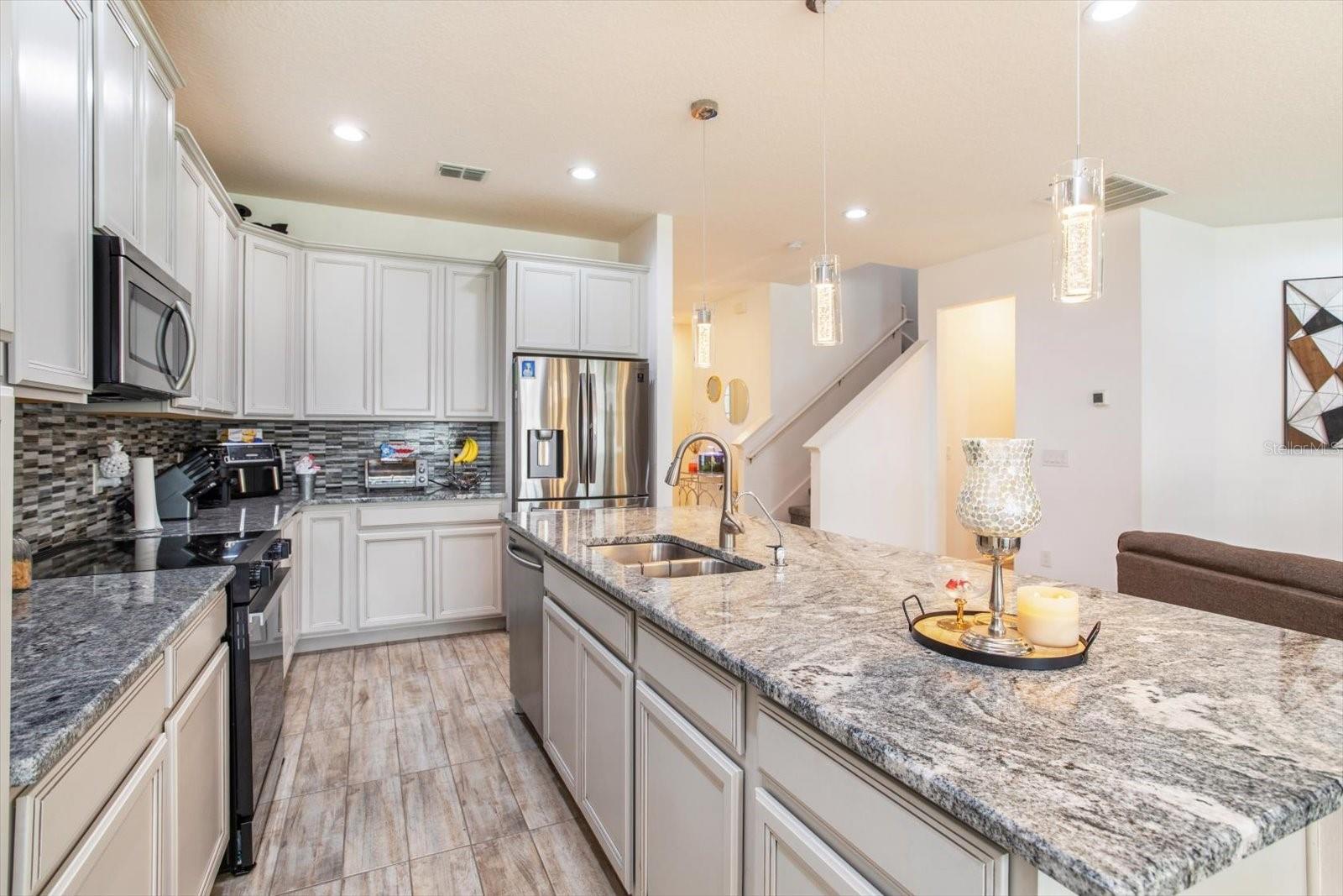 REDBRIDGE SQUARE - Residential