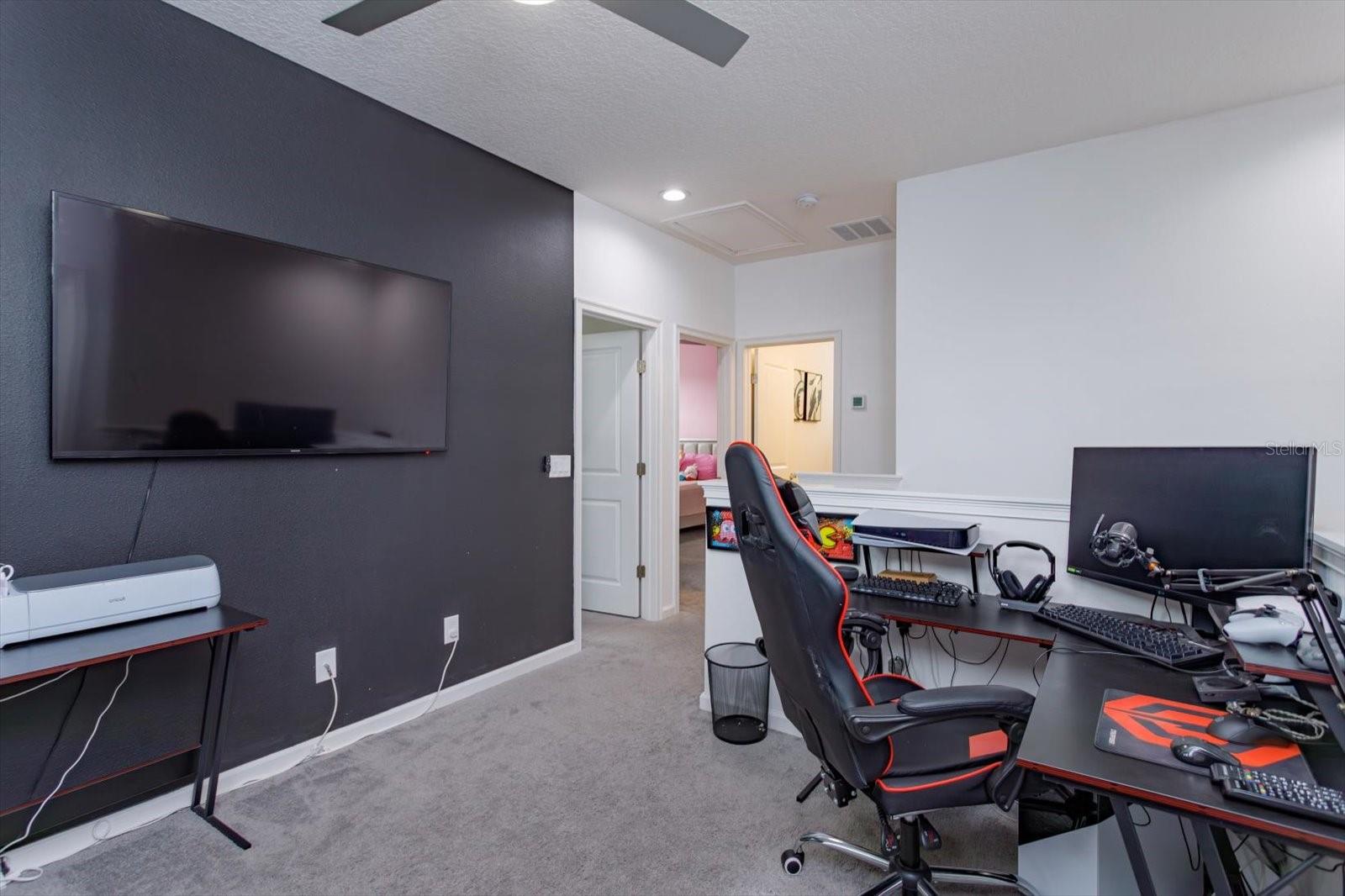 REDBRIDGE SQUARE - Residential