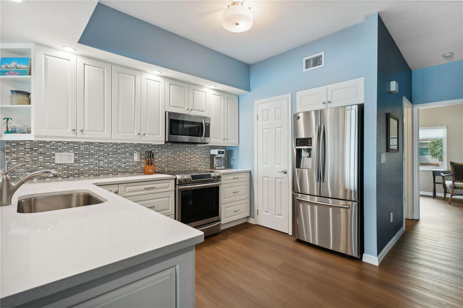 MIRABELLA TWNHMS SUB - Residential Lease