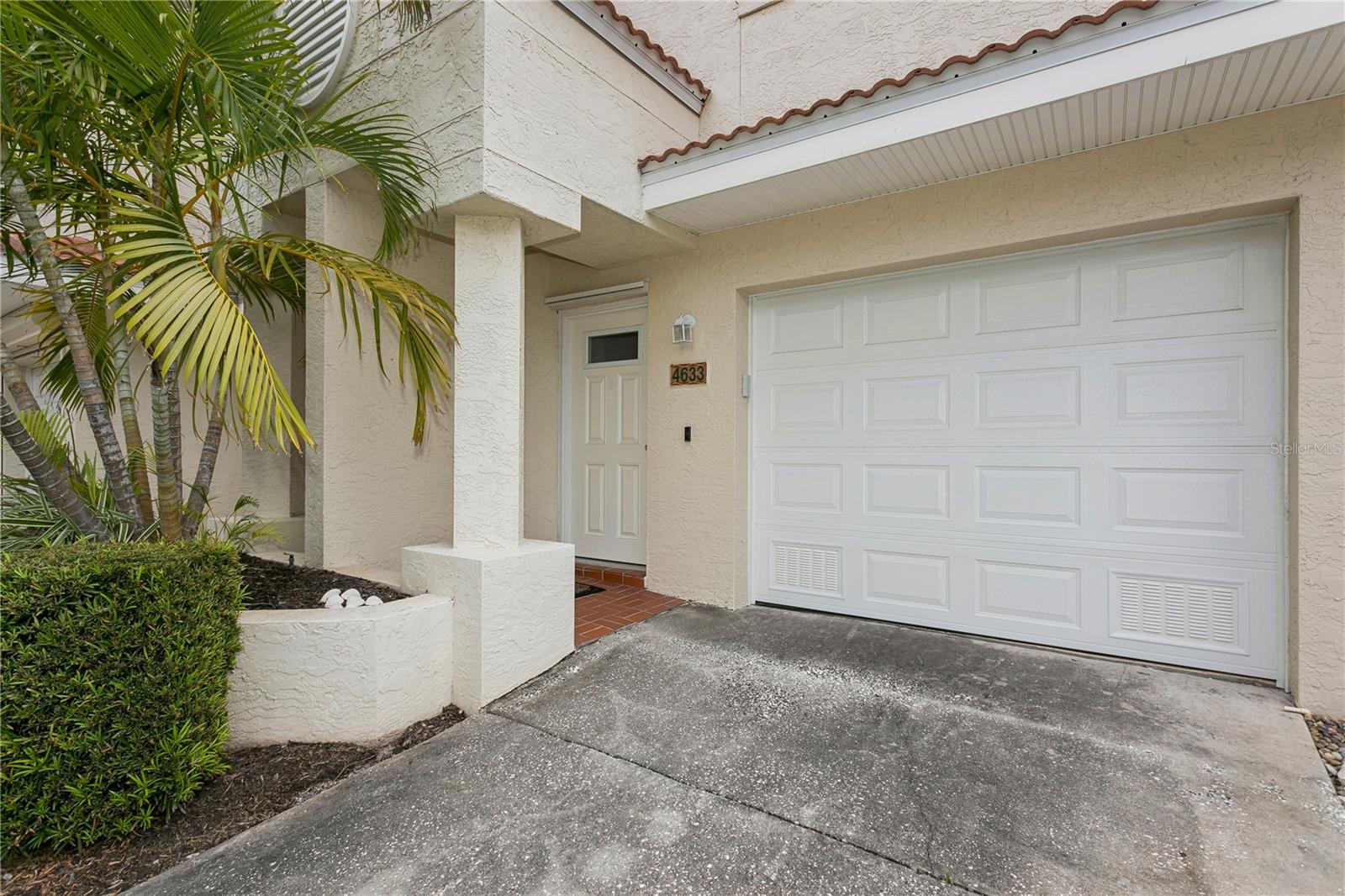 MIRABELLA TWNHMS SUB - Residential Lease