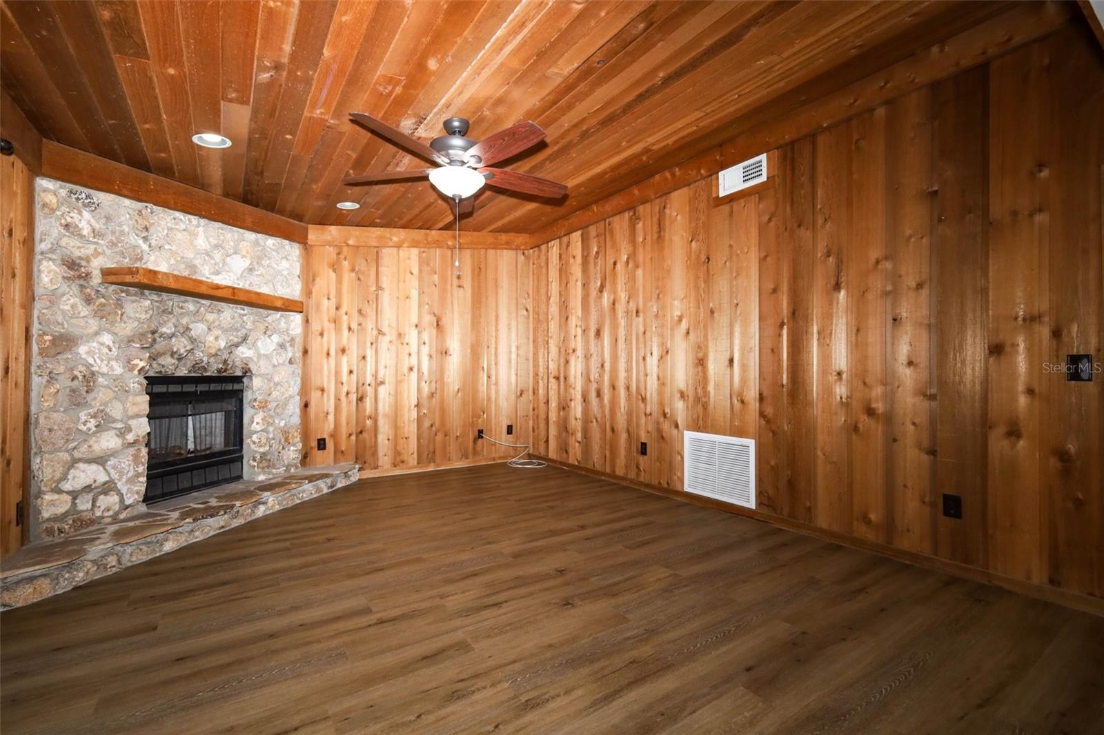 DELTONA LAKES UNIT 73 - Residential