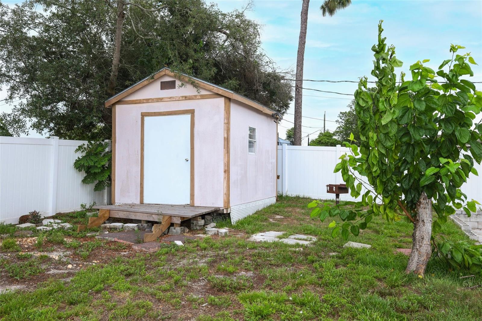 DELTONA LAKES UNIT 73 - Residential