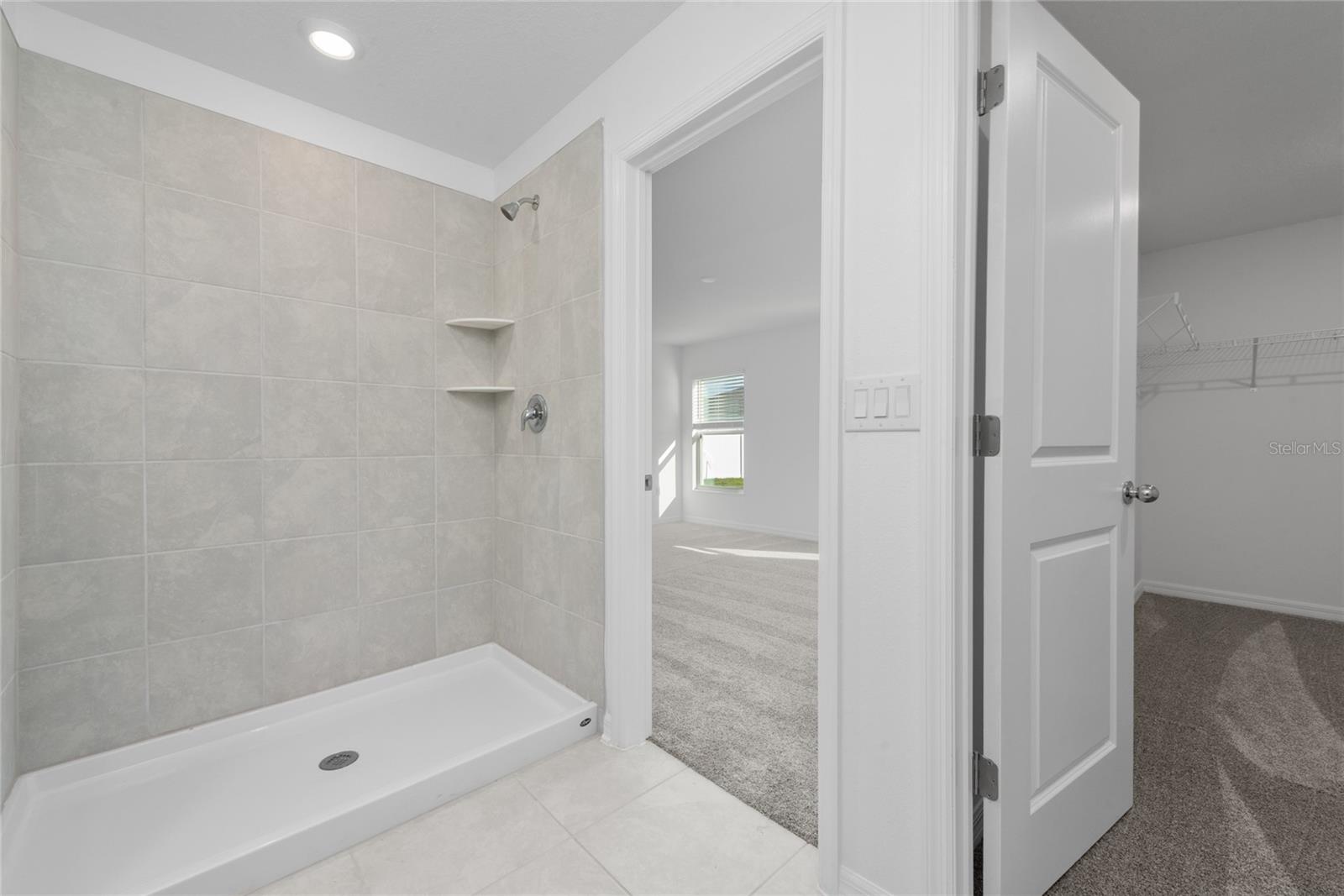 LEOMAS LNDG PH 1 - Residential Lease