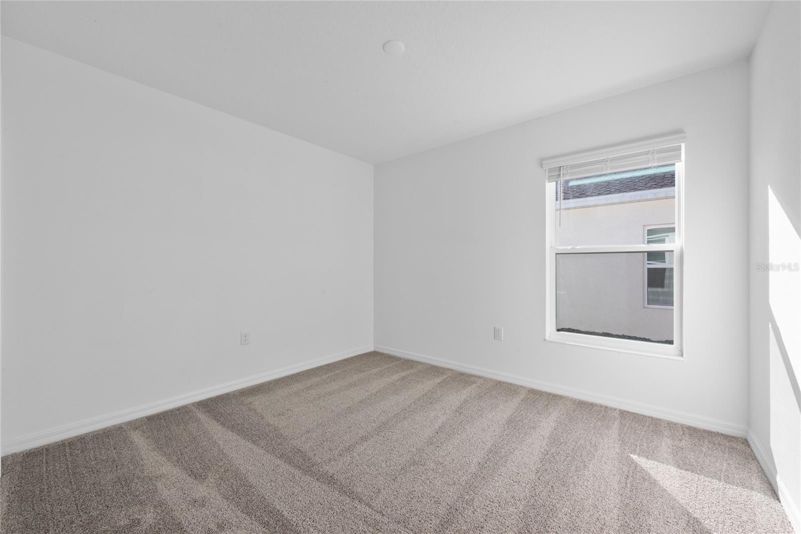 LEOMAS LNDG PH 1 - Residential Lease