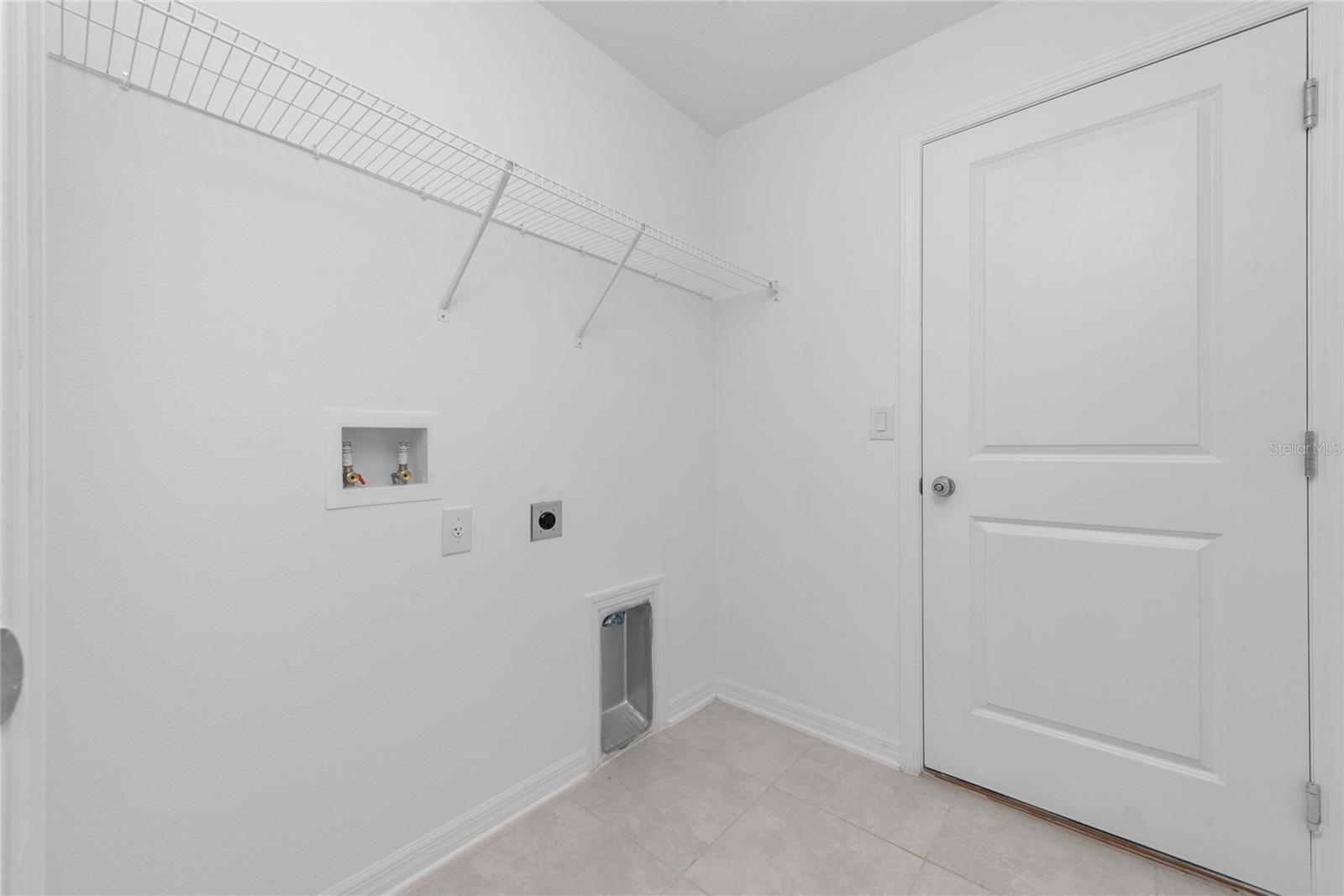 LEOMAS LNDG PH 1 - Residential Lease