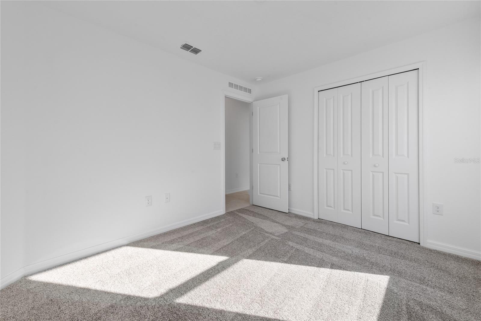 LEOMAS LNDG PH 1 - Residential Lease