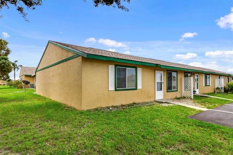 Photo of 73 Winter Ridge Road #73, Winter Haven, FL 33881 (MLS # S5149842)