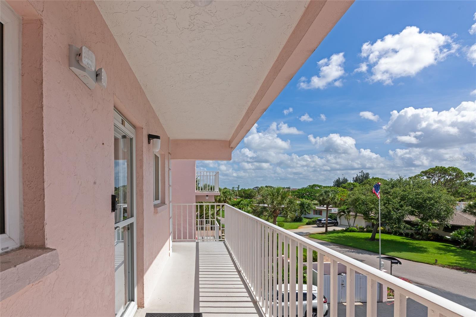 910 GOLDEN BEACH BOULEVARD 202