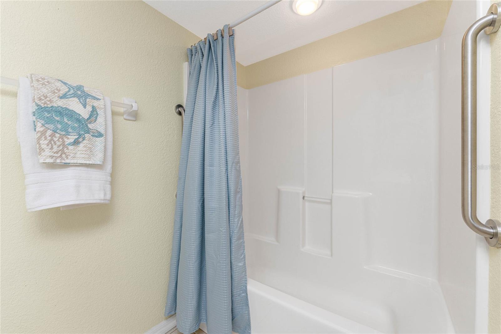 FIDDLERS GREEN NATURE TRAIL BL - Residential