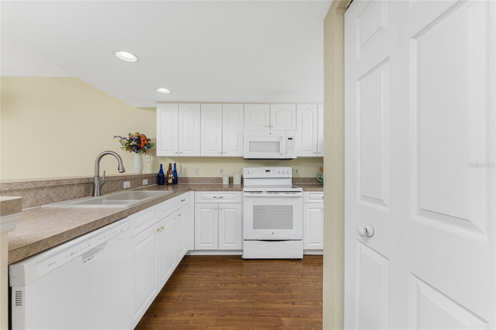 FIDDLERS GREEN NATURE TRAIL BL - Residential