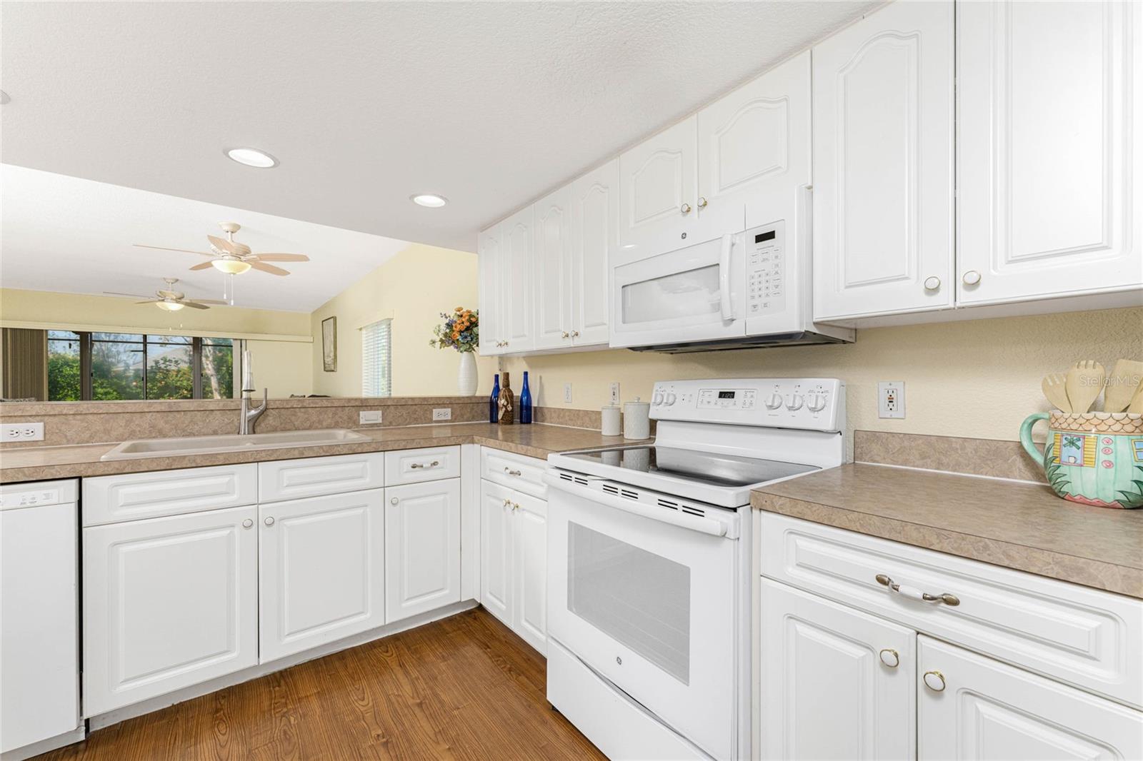 FIDDLERS GREEN NATURE TRAIL BL - Residential