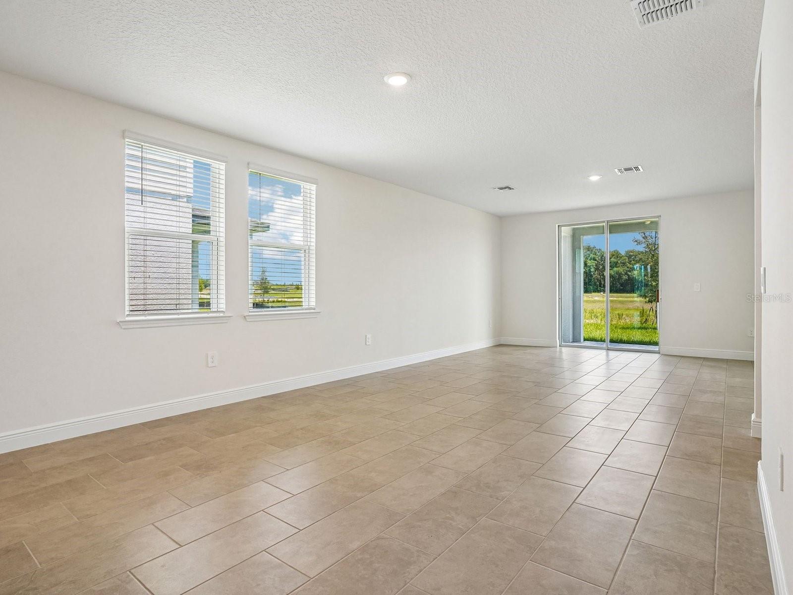 3389 LINGER LANE