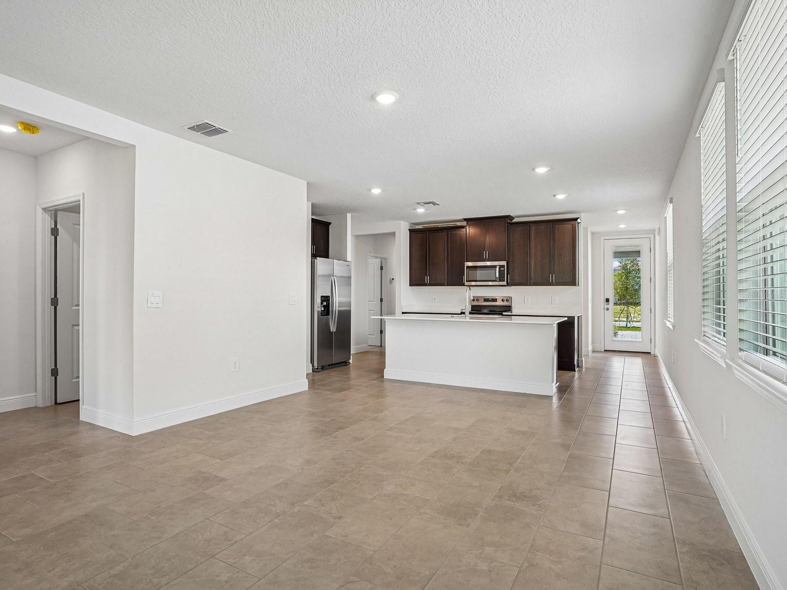 3389 LINGER LANE