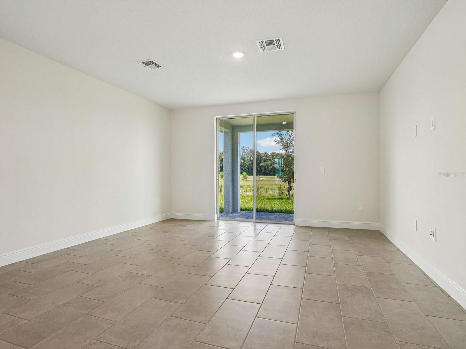 3389 LINGER LANE