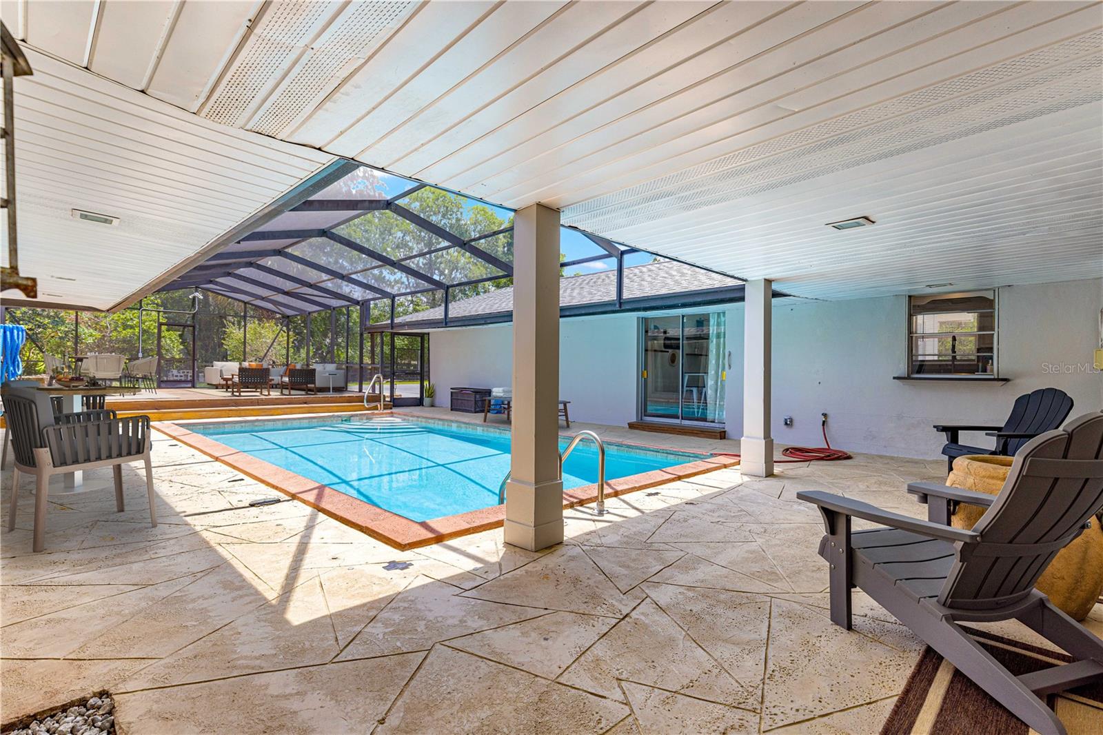 LAKE LOUISE ESTATE - Residential