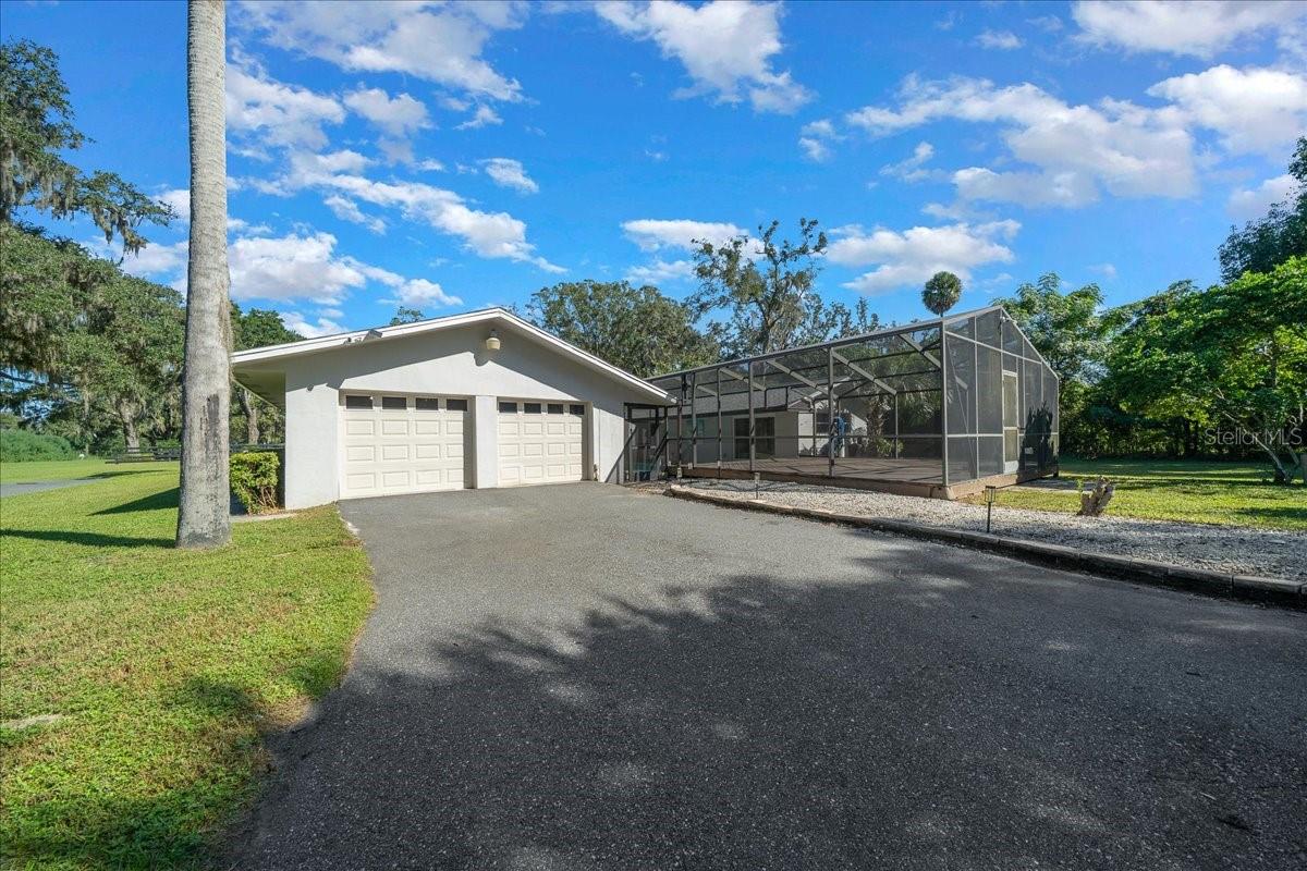 LAKE LOUISE ESTATE - Residential