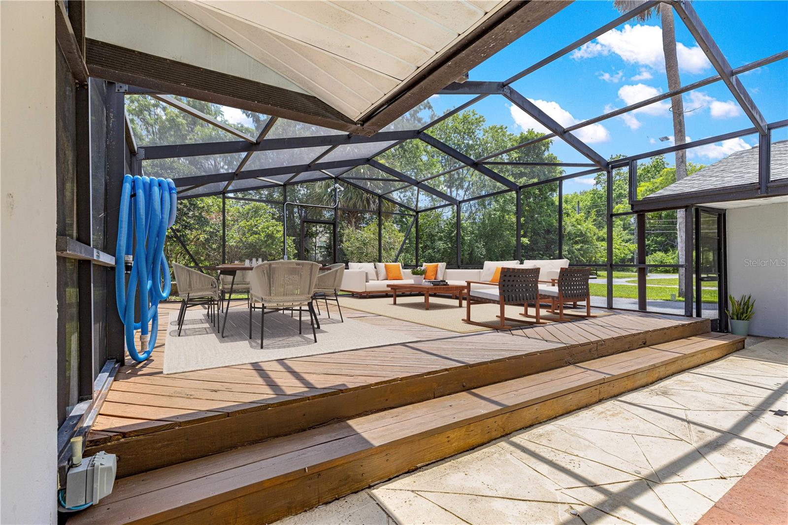 LAKE LOUISE ESTATE - Residential