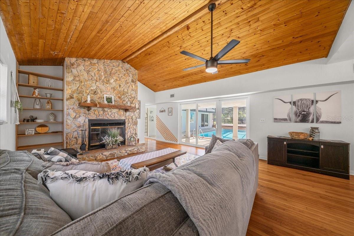 LAKE LOUISE ESTATE - Residential