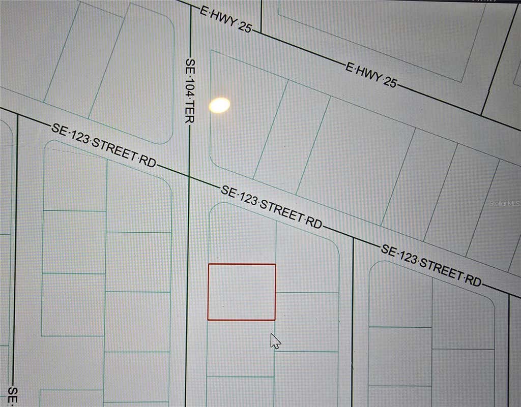 Photo of SE 104th Terrace, Belleview, FL 34420 (MLS # G5114808)