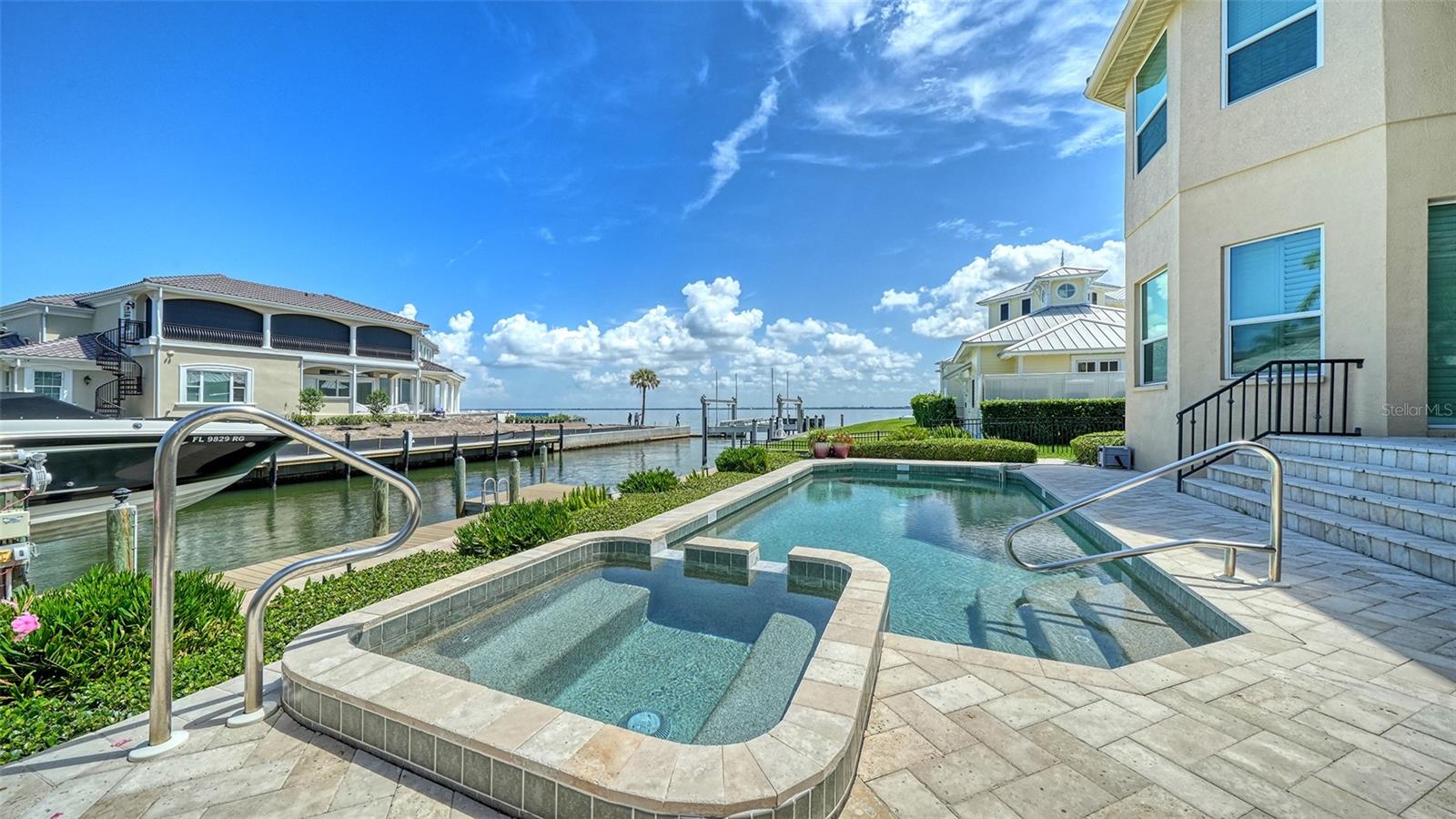 657 HALYARD LANE