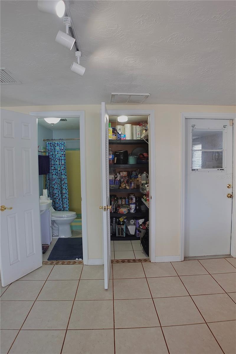 ALOHA GARDENS - Residential