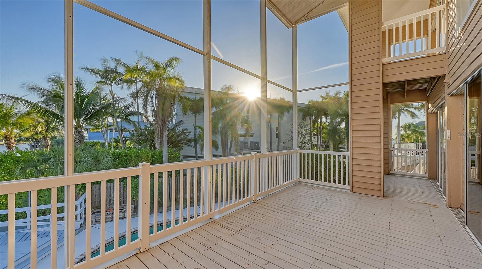 SAPPHIRE SHORES - Residential