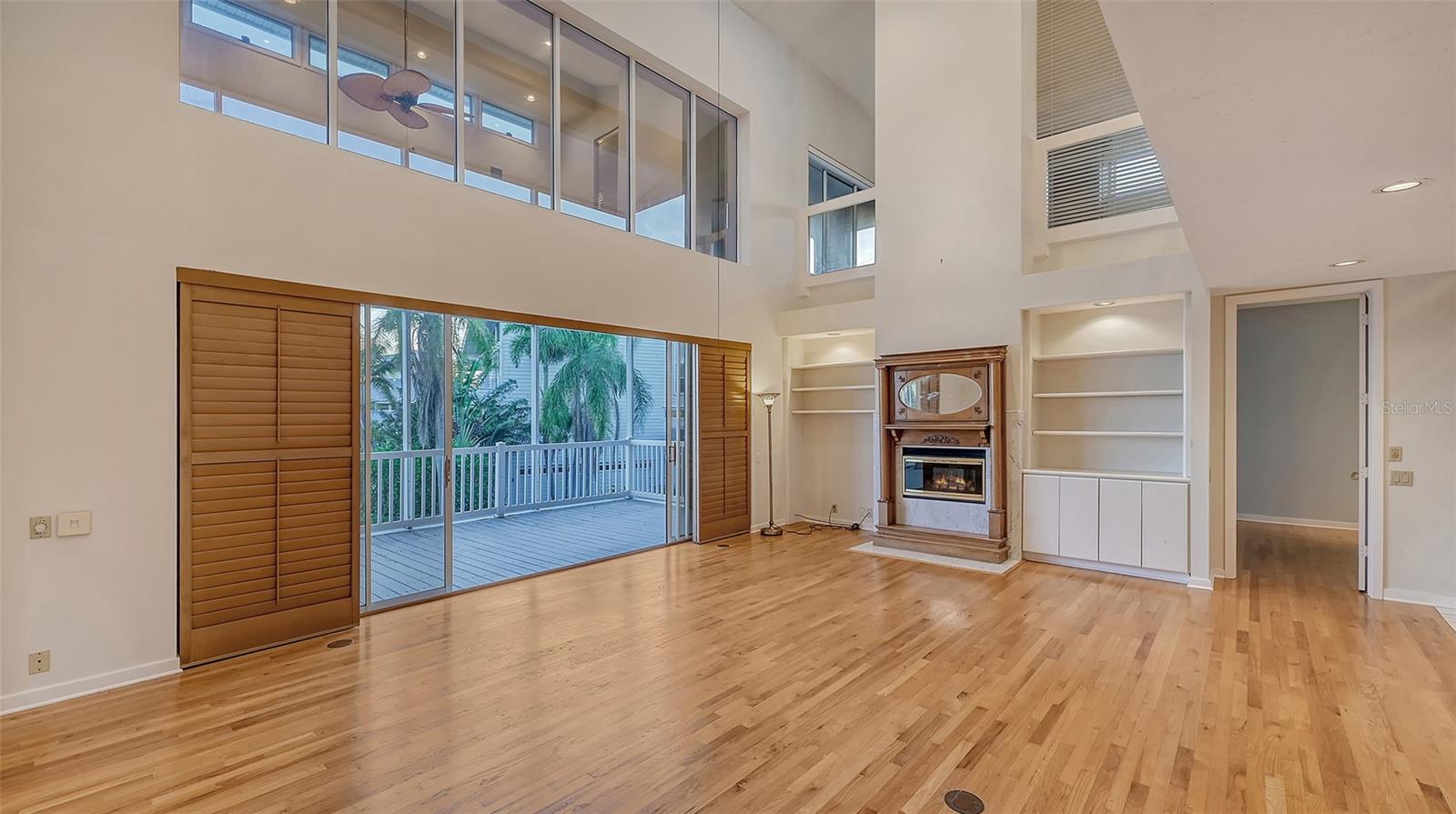 SAPPHIRE SHORES - Residential