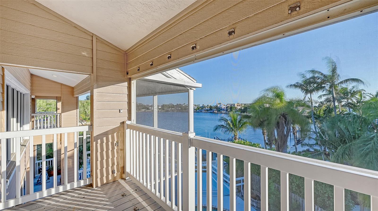 SAPPHIRE SHORES - Residential