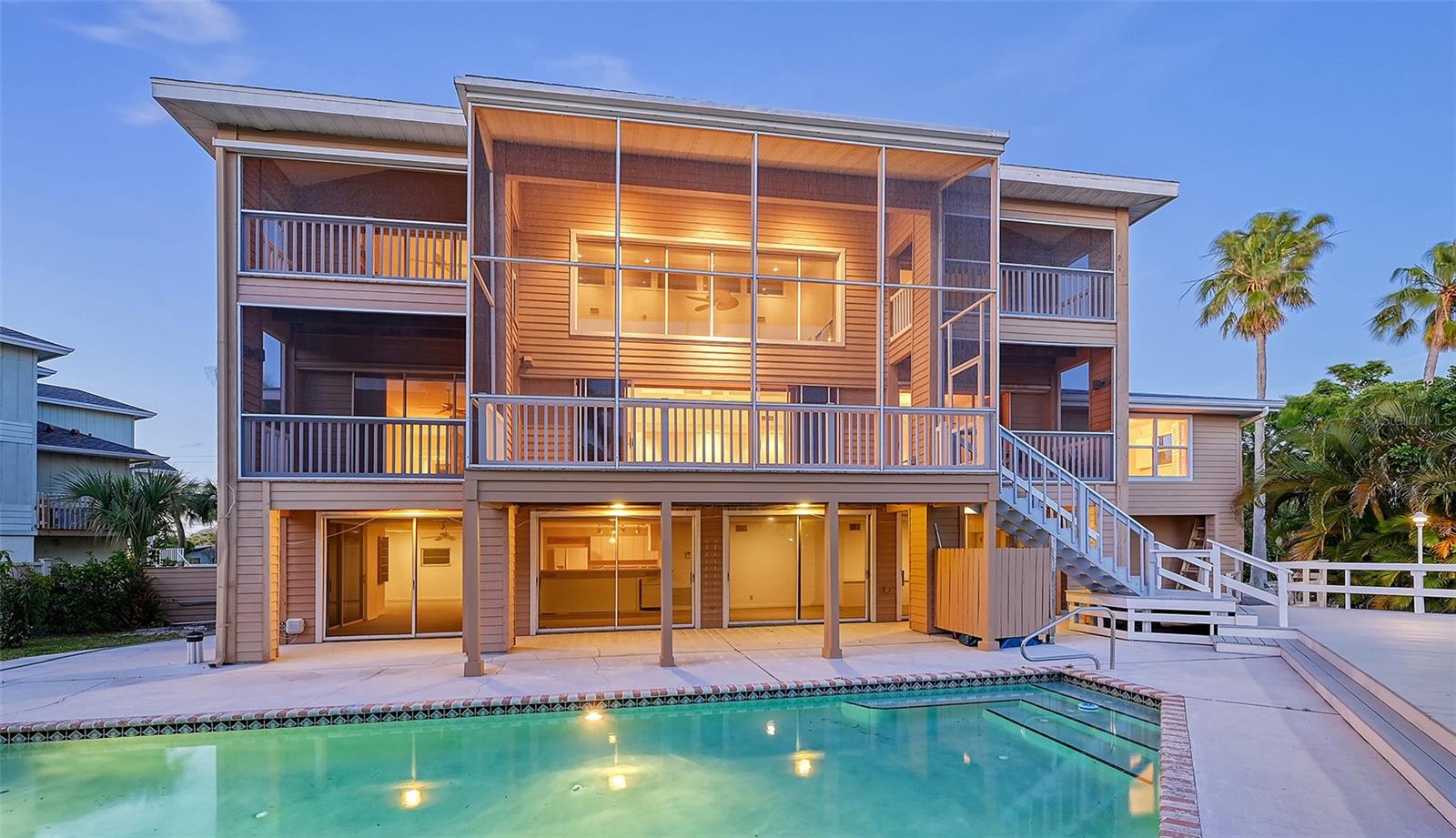 SAPPHIRE SHORES - Residential