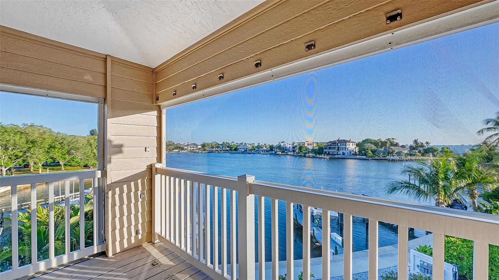 SAPPHIRE SHORES - Residential