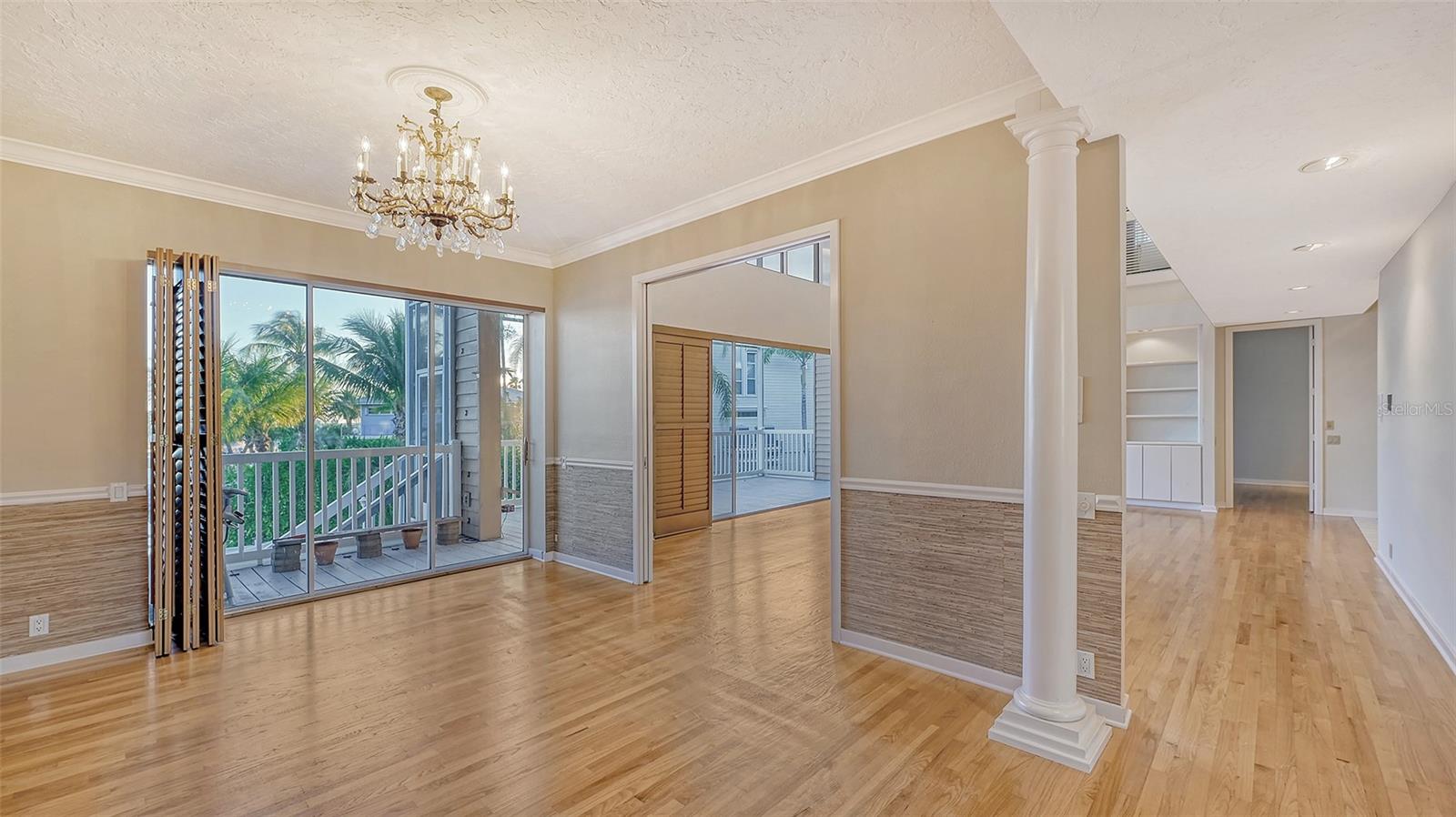 SAPPHIRE SHORES - Residential