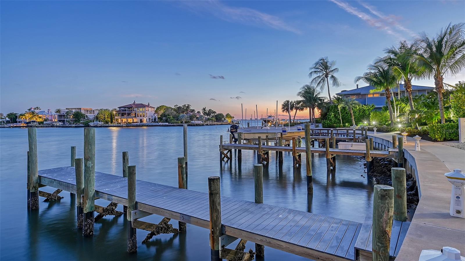 SAPPHIRE SHORES - Residential