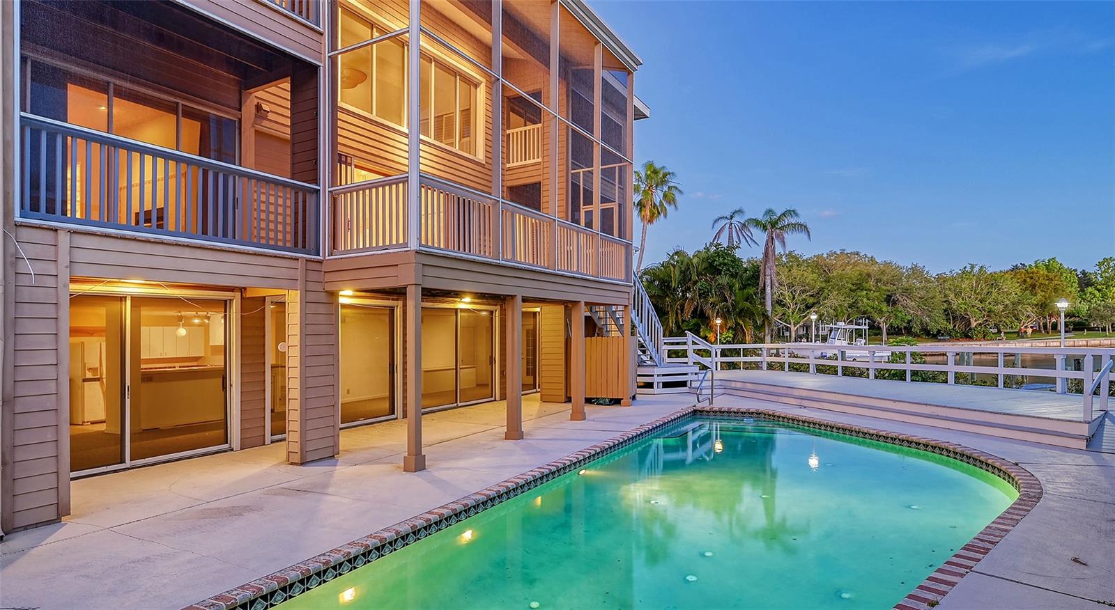 SAPPHIRE SHORES - Residential