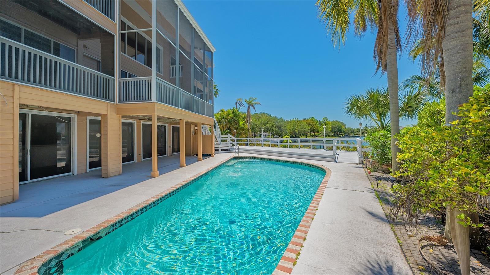 SAPPHIRE SHORES - Residential