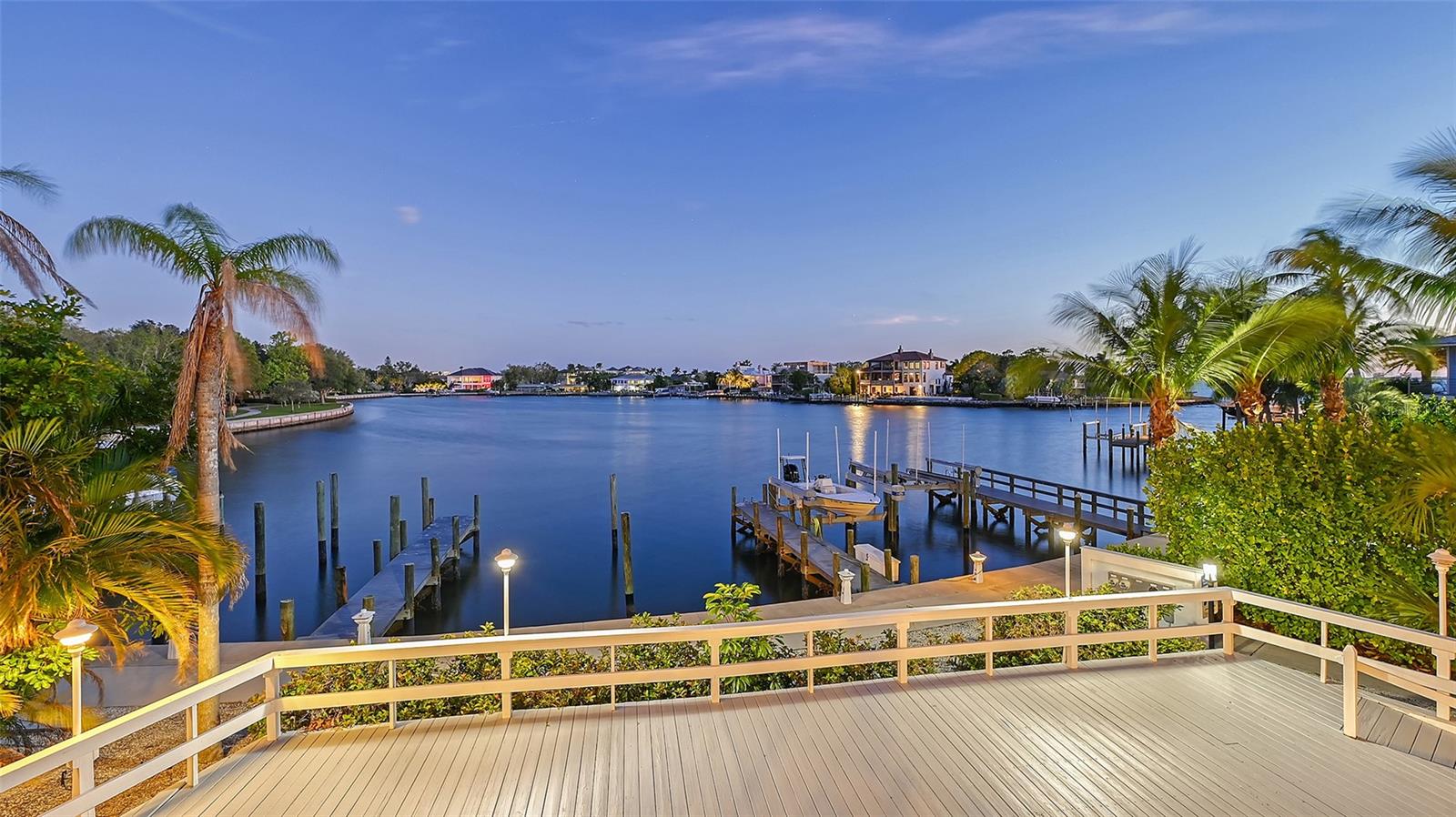 SAPPHIRE SHORES - Residential