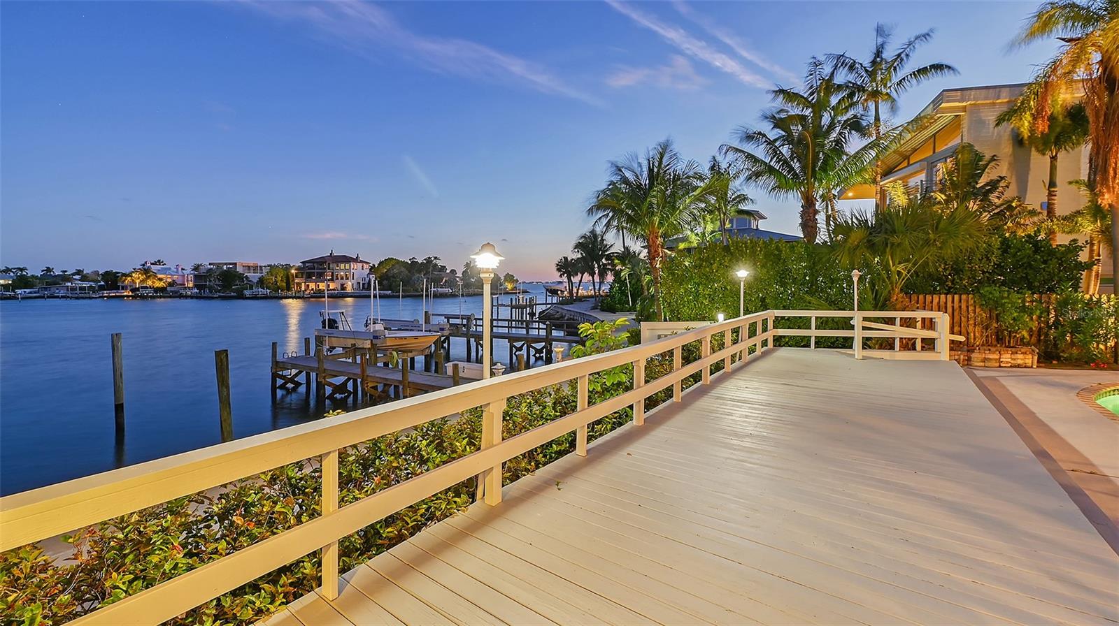 SAPPHIRE SHORES - Residential